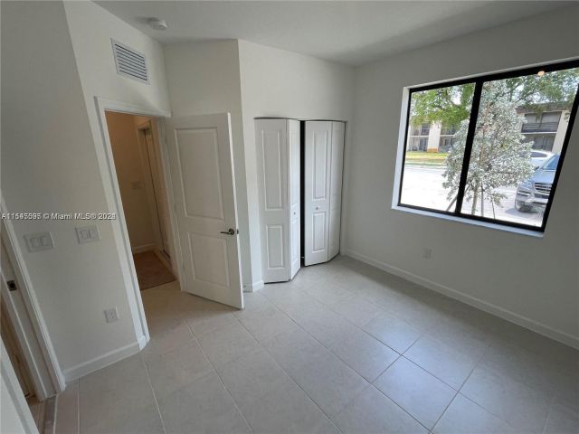 Home for rent at 883 NE 211th St 883 - photo 5093424