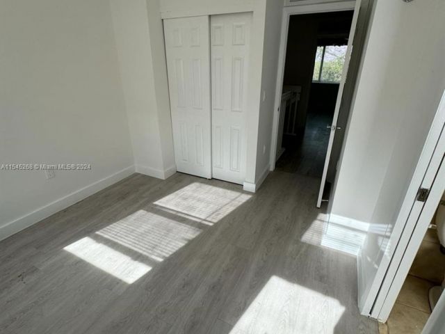Home for rent at 1702 N 28th Ave 4 - photo 5093721