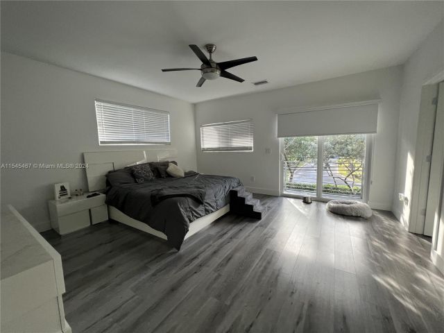 Home for rent at 1121 NE 23rd Ter 1121 - photo 5096831