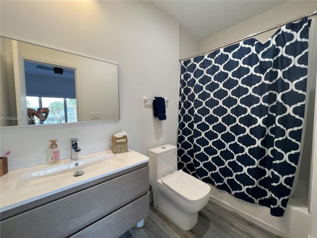 Home for rent at 1121 NE 23rd Ter 1121 - photo 5096834