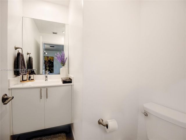Home for rent at 4534 NW 83rd Ave 4534 - photo 5105125