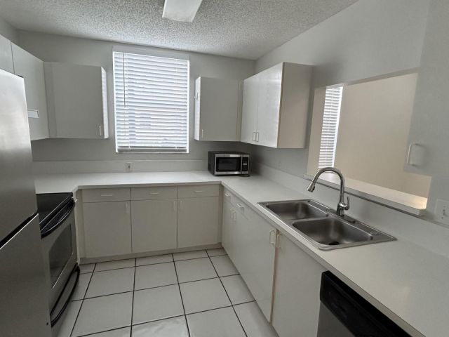 Home for rent at 310 SW 95th Ter - photo 5124735