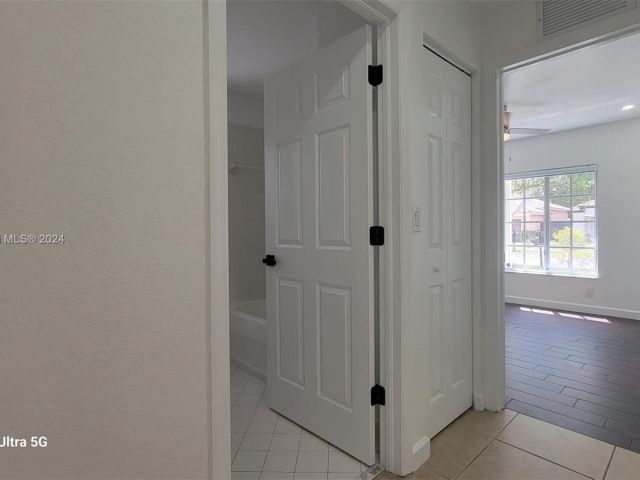 Home for rent at 1019 NE 35th Ave 1019 - photo 5287037