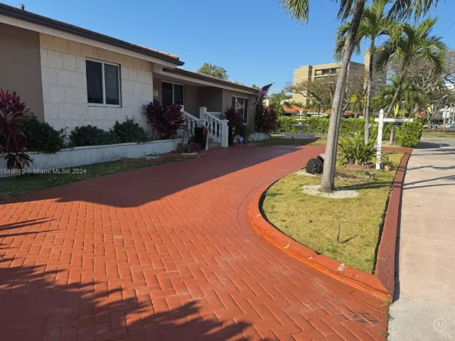 3-bedroom home for sale in Coral Gables - 206 Ponce De Leon Blvd - MondialRealty