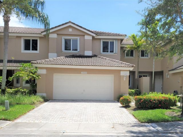 Home for rent at 15820 SW 12th St 15820 - photo 5105316