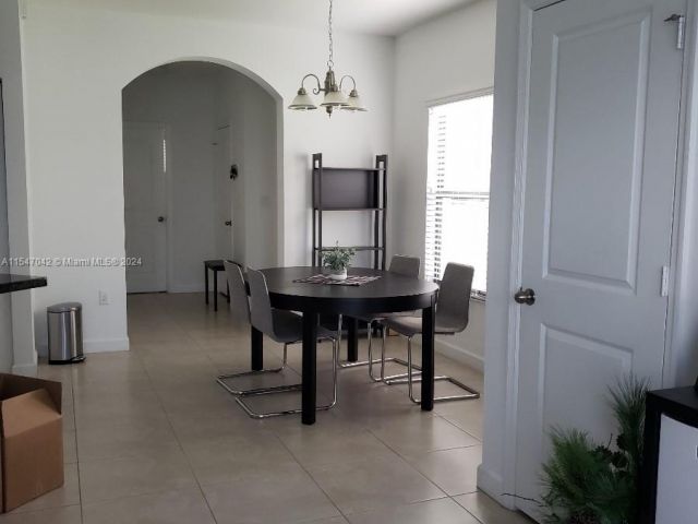 Home for rent at 366 NE 194th Ter 366 - photo 5106051