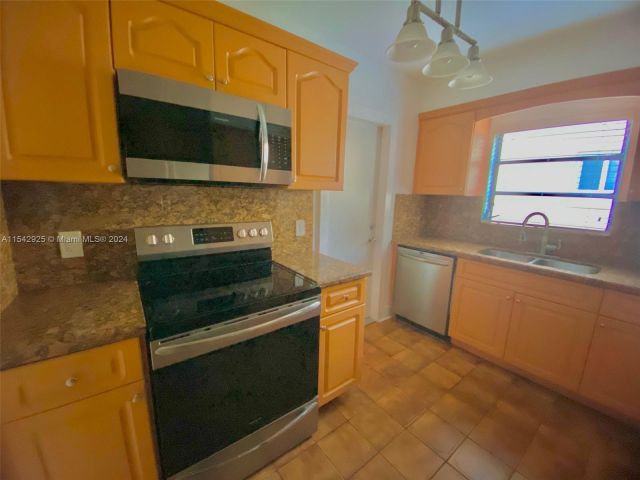 Home for rent at 833 Lorca St - photo 5107418