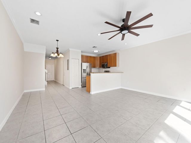 Home for rent at 702 SW 4th Avenue - photo 5114996