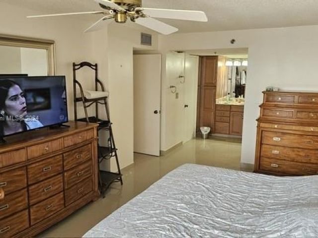 Apartment for rent  Unit # - photo 5119635