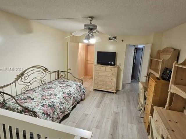 Apartment for rent  Unit # - photo 5119639