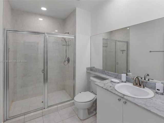 Apartment for rent  Unit #PH15 - photo 5118247