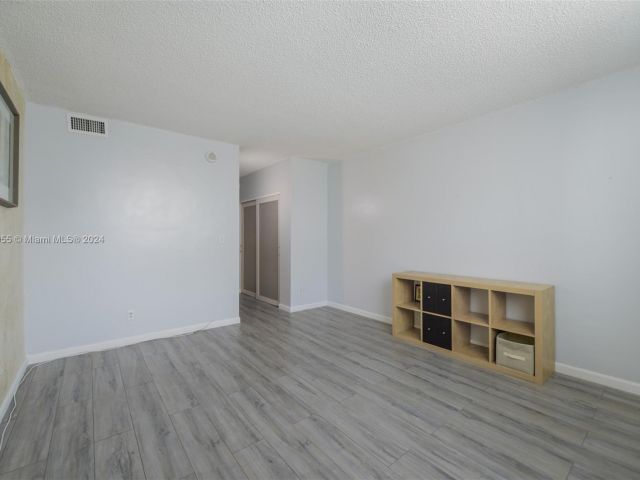 Apartment for sale  Unit #501 - photo 5129264