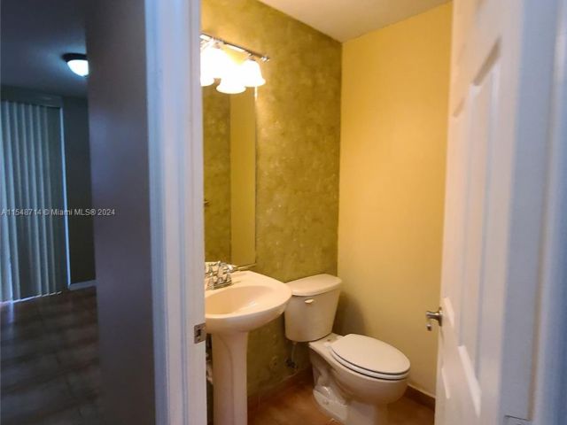 Home for rent at 608 SW 107th Ave 705 - photo 5396136