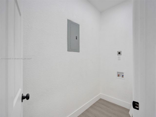 Home for rent at 759 NE 127th St 0 - photo 5132803