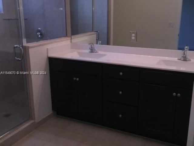 Home for rent at 3371 SE 1st Ct - photo 5128926