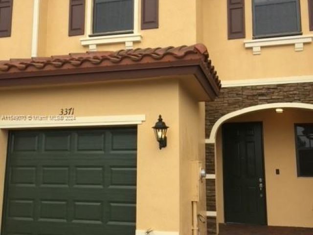 Home for rent at 3371 SE 1st Ct - photo 5128932
