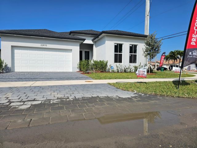 Home for sale at 22570 SW 125 AVE - photo 5130347