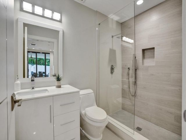 Home for sale at 207 NE 13th Ave 207 - photo 5146091