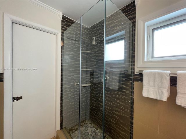 Home for rent at 2808 NE 16th Ave - photo 5129917