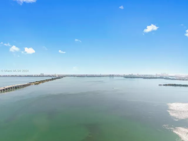 1-bedroom condo for sale in Miami - 480 NE 31st St 2202 - MondialRealty