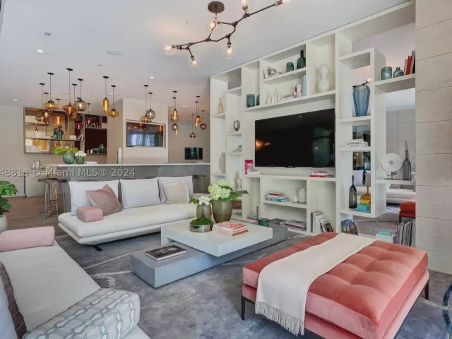 1-bedroom condo for sale in Miami - 480 NE 31st St 2202 - MondialRealty