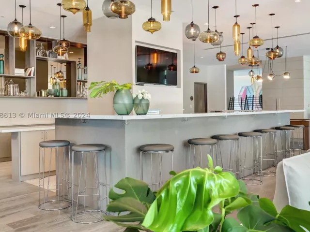 1-bedroom condo for sale in Miami - 480 NE 31st St 2202 - MondialRealty