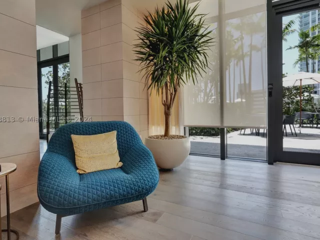 1-bedroom condo for sale in Miami - 480 NE 31st St 2202 - MondialRealty