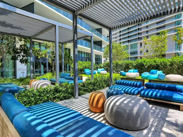 1-bedroom condo for sale in Miami - 480 NE 31st St 2202 - MondialRealty