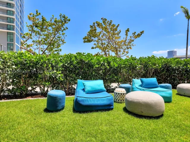 1-bedroom condo for sale in Miami - 480 NE 31st St 2202 - MondialRealty