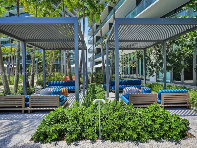 1-bedroom condo for sale in Miami - 480 NE 31st St 2202 - MondialRealty