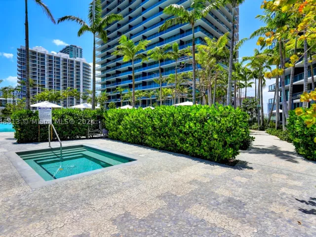 1-bedroom condo for sale in Miami - 480 NE 31st St 2202 - MondialRealty