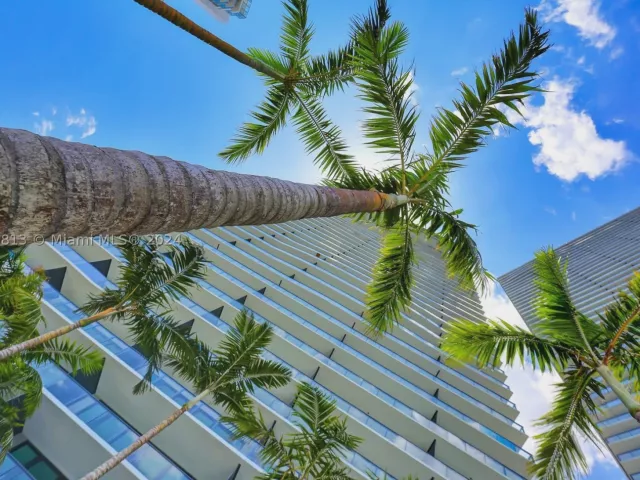 1-bedroom condo for sale in Miami - 480 NE 31st St 2202 - MondialRealty