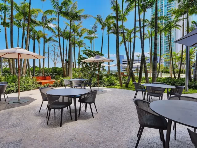 1-bedroom condo for sale in Miami - 480 NE 31st St 2202 - MondialRealty