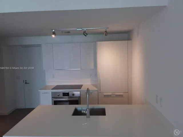 1-bedroom condo for sale in Miami - 501 NE 31st St 3003 - MondialRealty