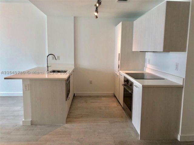 1-bedroom condo for sale in Miami - 501 NE 31st St 3004 - MondialRealty