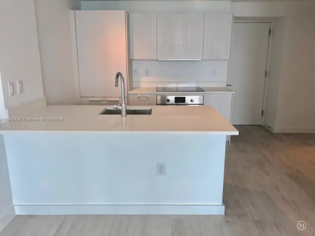 1-bedroom condo for sale in Miami - 501 NE 31st St 3004 - MondialRealty