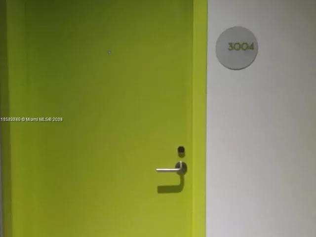 1-bedroom condo for sale in Miami - 501 NE 31st St 3004 - MondialRealty