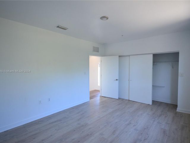 Home for rent at 170 NW 158th St 11 - photo 5131217