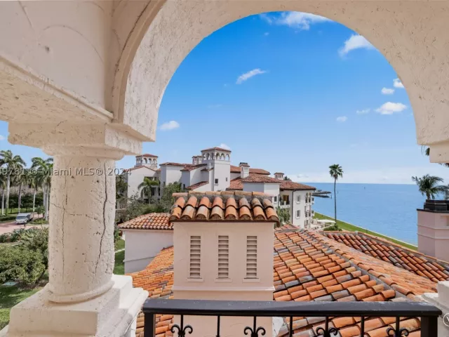 3-bedroom condo for rent in Miami Beach - 2442 Fisher Island Dr 5402 - MondialRealty