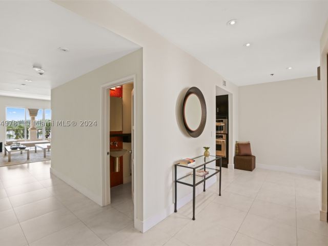 3-bedroom condo for rent in Miami Beach - 2442 Fisher Island Dr 5402 - MondialRealty