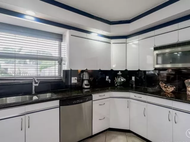 4-bedroom home for sale in Miami -  - MondialRealty