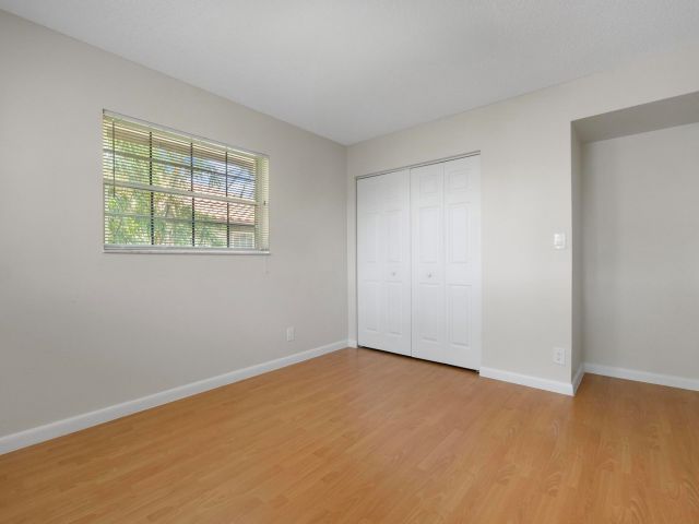 Home for rent at 620 NE 9th Ave 4 - photo 5145726