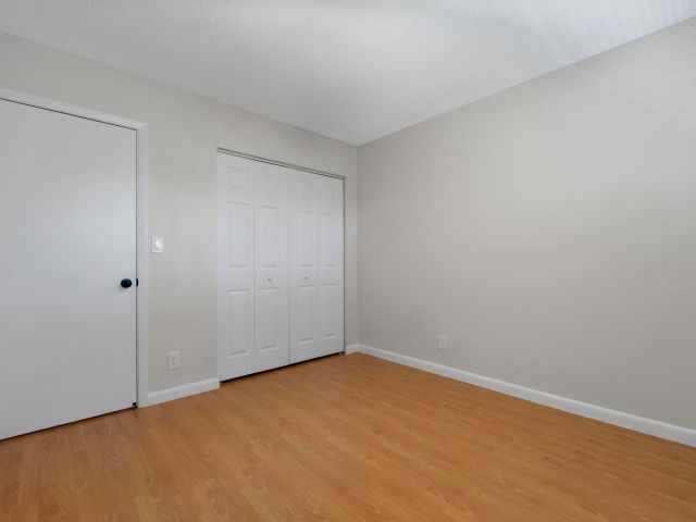Home for rent at 620 NE 9th Ave 4 - photo 5145728
