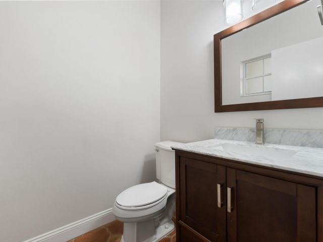 Home for rent at 620 NE 9th Ave 4 - photo 5145733