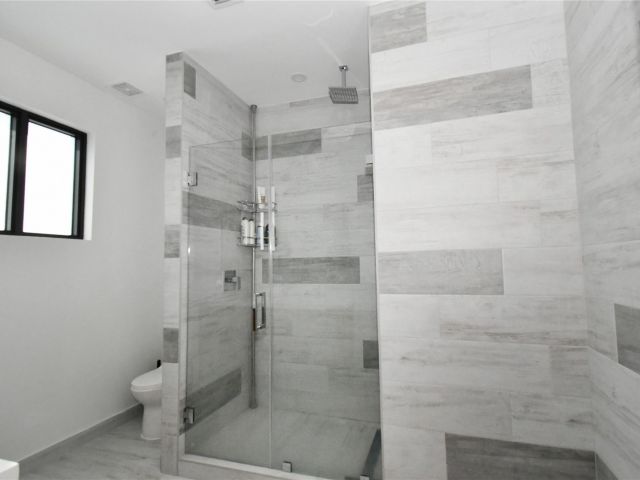 Home for sale at 1116 NE 10th Ave 1116 - photo 5145704