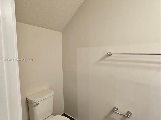 Home for rent at 10824 SW 232nd Ter . - photo 5143631
