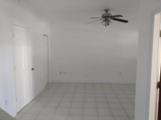 Home for rent at 3230 NE 6th St 6 - photo 5145110