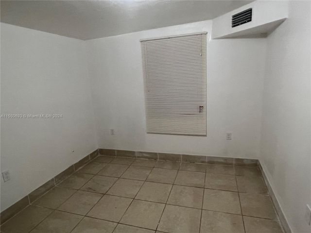 Home for rent at 412 NW 95th St 412 - photo 5136467