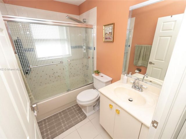 Home for sale at 1411 SE 18th Ter - photo 5231940