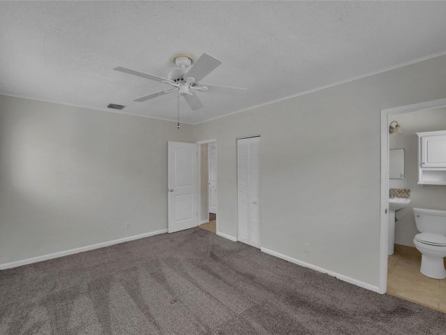 Home for rent at 2725 SE 5th Ct - photo 5145082